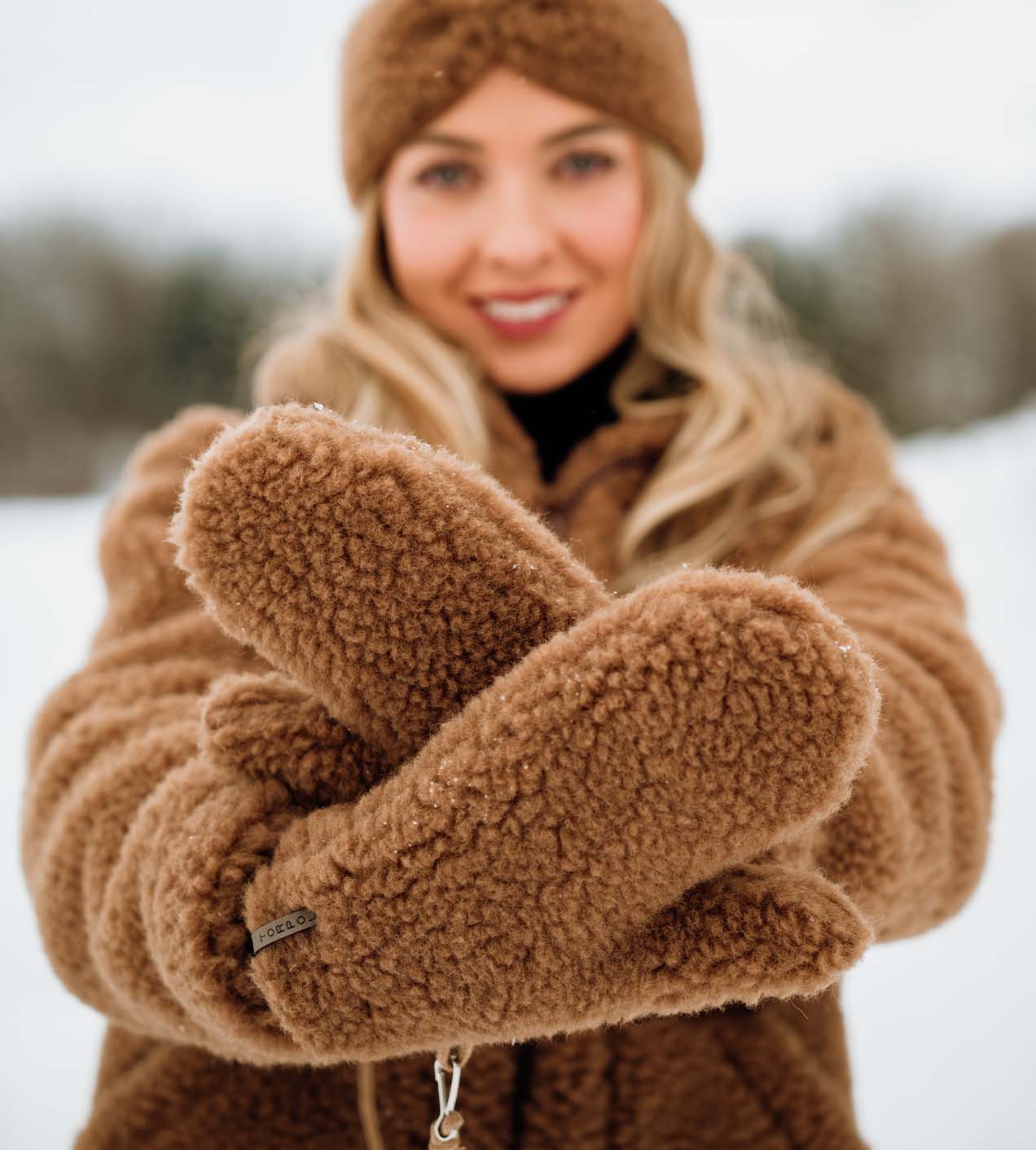 Wooly Caramel Gloves